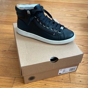 OLIVE HIGH TOP SNEAKER IN BLACK LEATHER